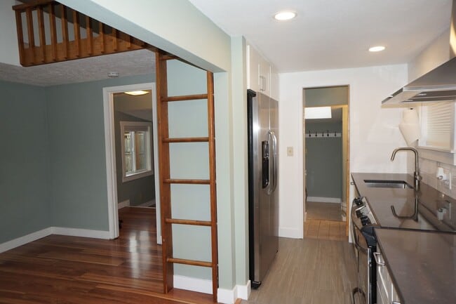 Building Photo - NE Portland updated one bedroom "Jewel"