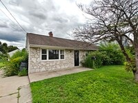 Building Photo - 444 Colonial Rd