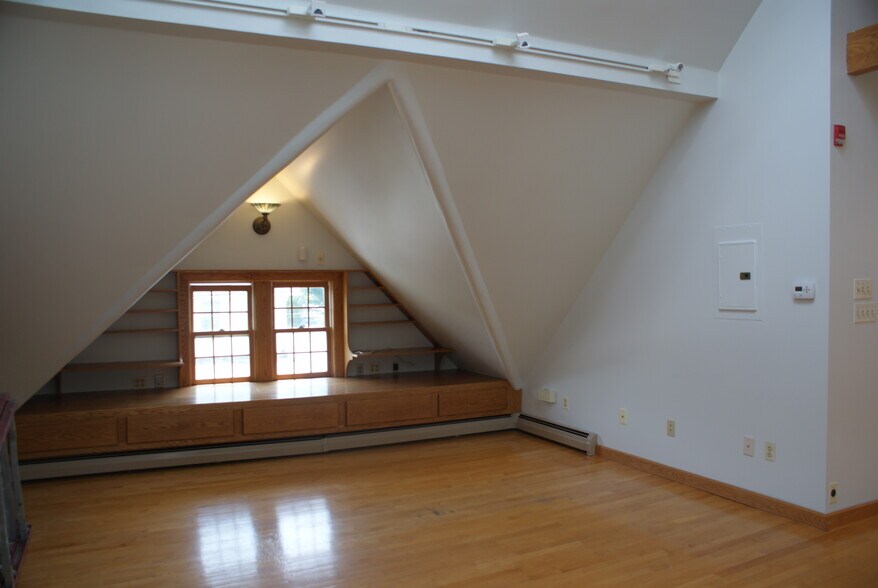 Living Room- - 264 N Pleasant St