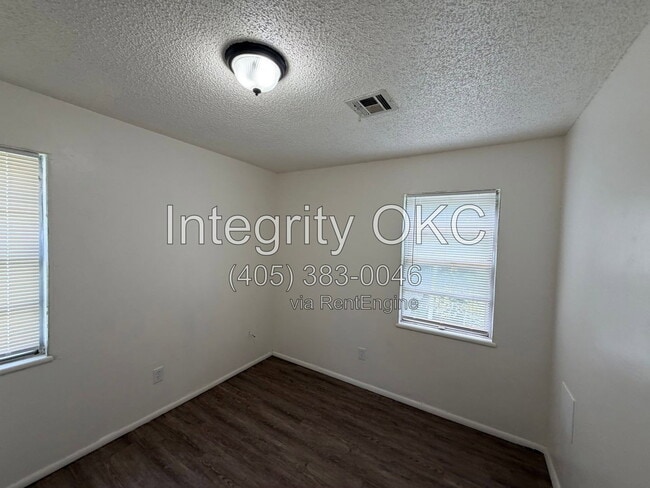 Building Photo - 3506 N Peniel Ave