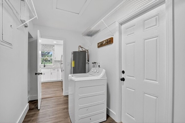 Building Photo - 291 NW 7th Ct