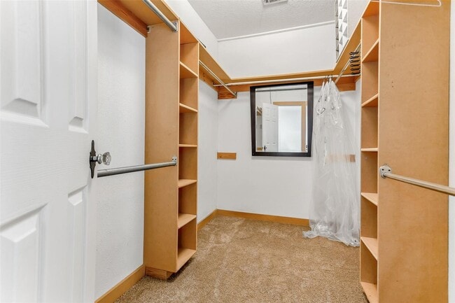 Building Photo - Charming 2-Bedroom, 1/5-Bath Home in Little Forest Hills