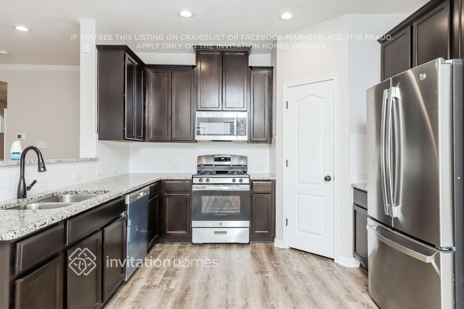 Building Photo - 13427 Colorado Parke