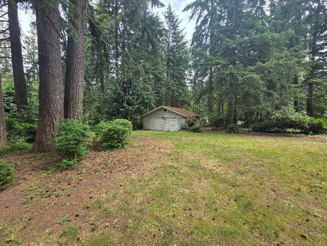 Building Photo - Private 4 Bedroom / 2.5 Bath Bridle Trails Acerage Property