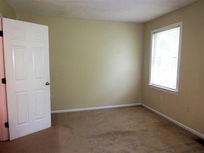 Building Photo - 88 Cadogan Way