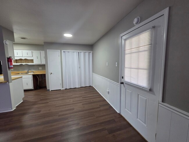 Building Photo - 5787 Northland Dr