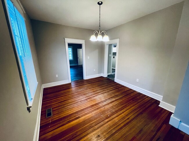 Building Photo - Beautifully Renovated 4bdrm/2bth Home Located in Richmond's Southside!!