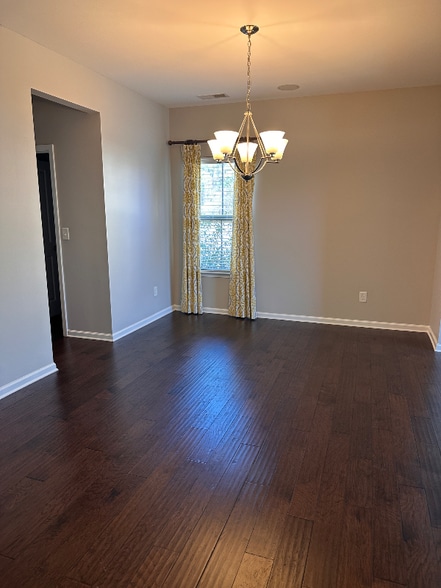 Building Photo - 5612 Selkirkshire Rd