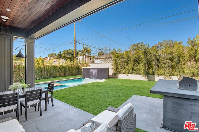 Building Photo - 12561 Westminster Ave