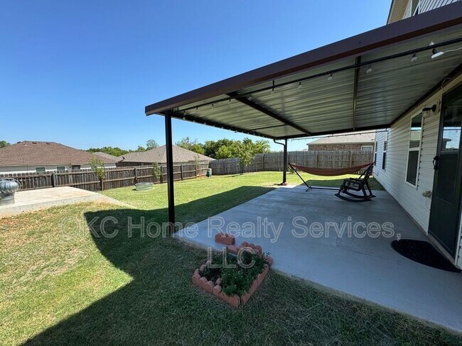 Building Photo - 13228 Bridgewater Dr