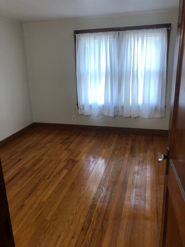 Bedroom - 50 Moeller St