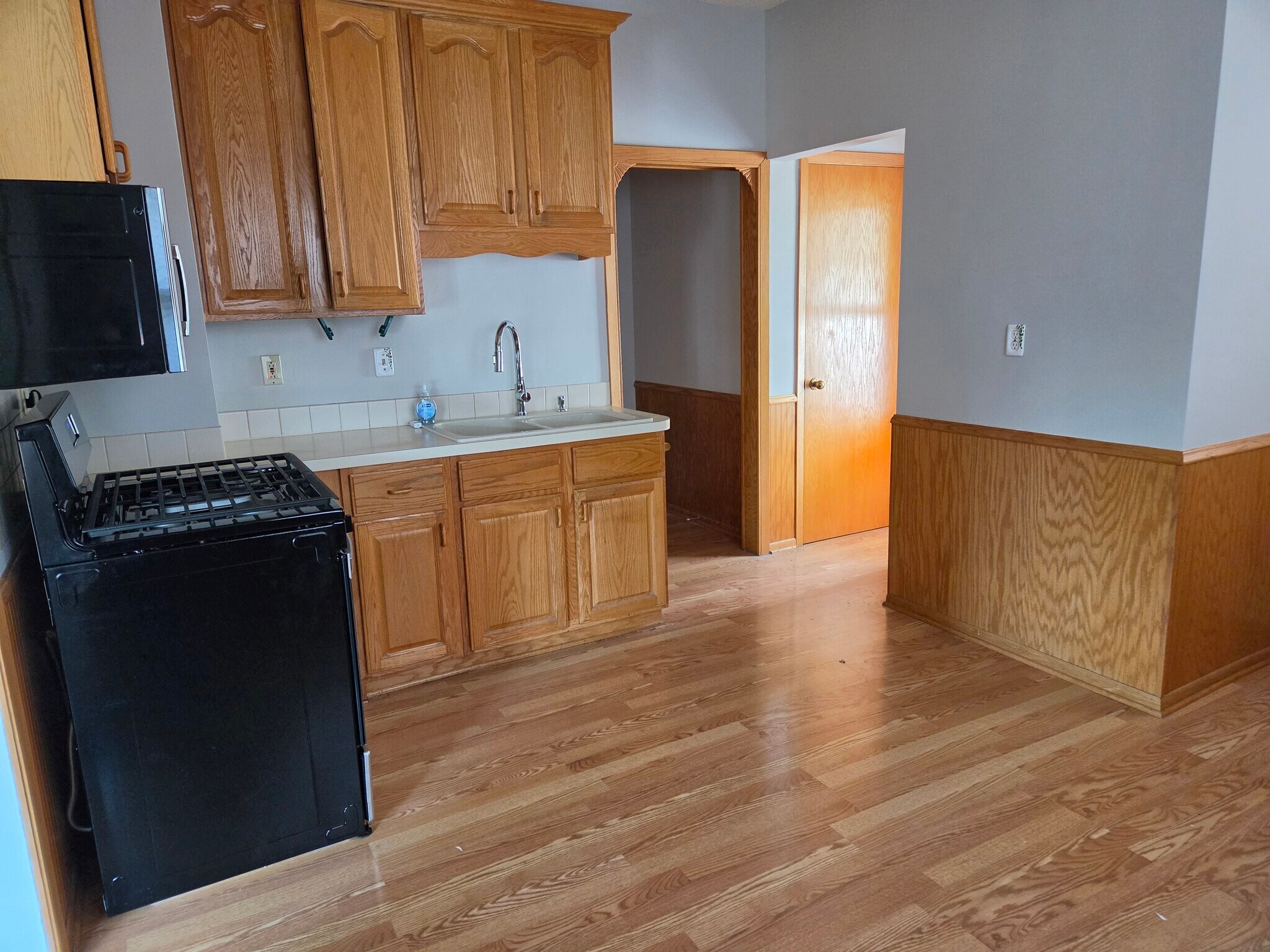 Kitchen - 709 Marshall St