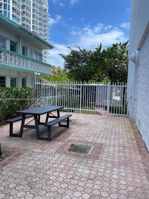 Building Photo - 6450 Collins Ave