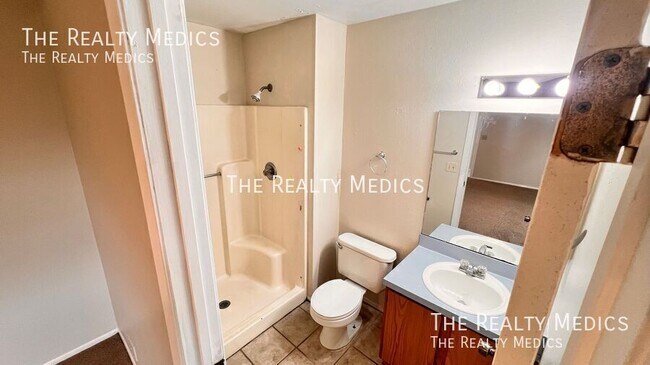 Building Photo - 3257 Dudley Dr