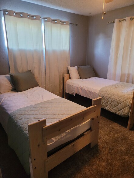 Building Photo - 8320 E Sommer Dr