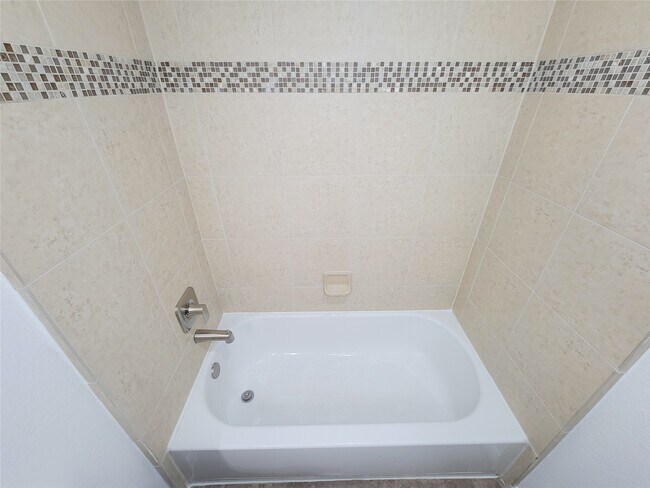 Building Photo - 2814 Bay Springs View