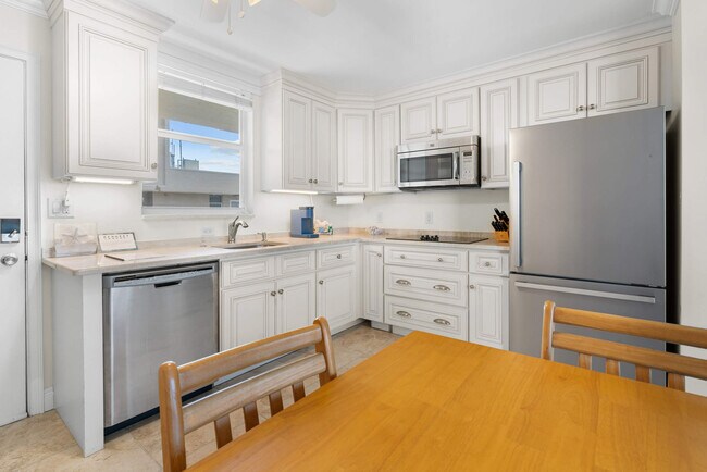 Building Photo - 5500 Bonita Beach Rd SW