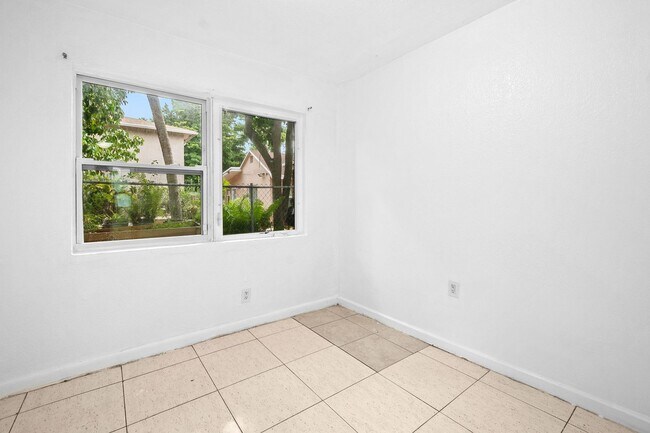 Building Photo - Spacious 3BR/1BA Single-Family Home – Central Miami