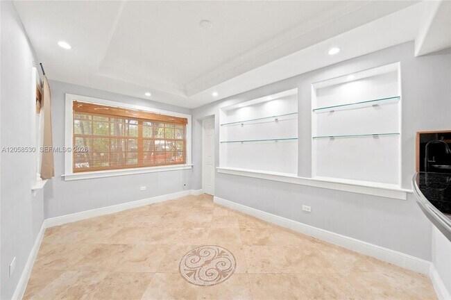 Building Photo - 2301 Tequesta Ln
