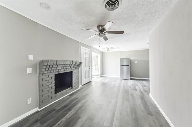 Building Photo - 14249 Brownsville St