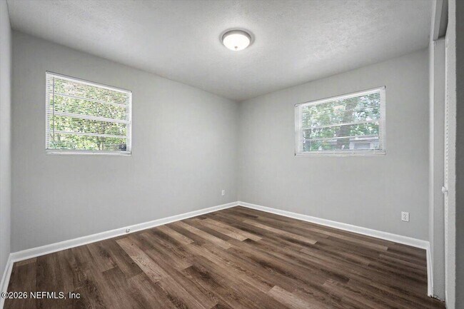 Building Photo - 7010 Arques Rd