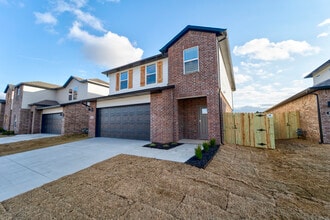 Building Photo - 139 S Maroon Ave