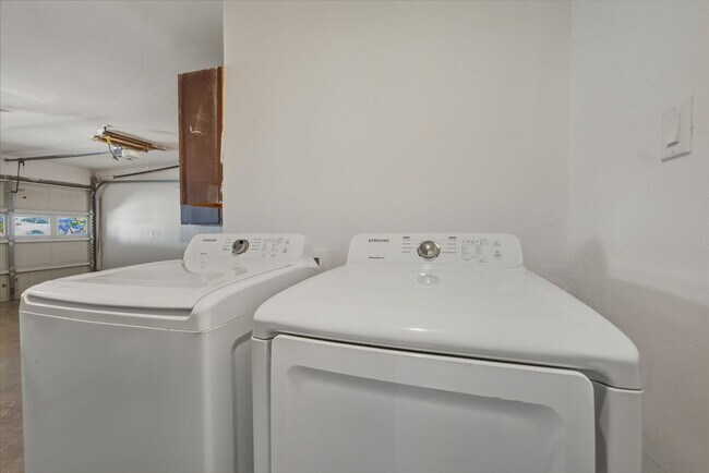 Building Photo - 4807 Carsonhill Dr