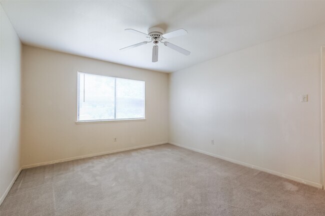 Building Photo - 514 Shady Dale Dr