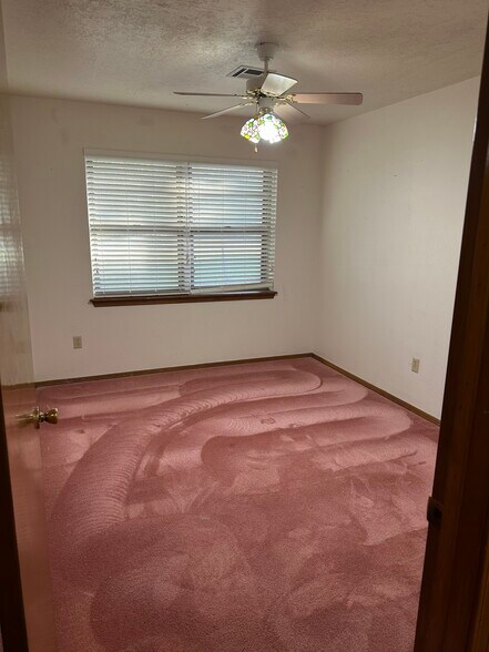 Building Photo - 13520 NW Cache Rd