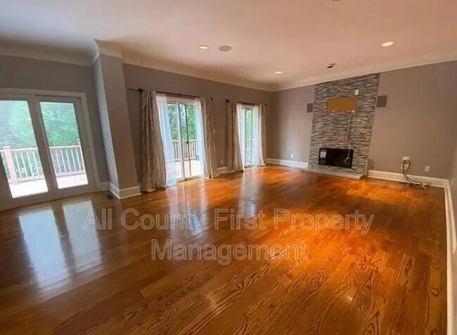 Building Photo - 1242 Wildcliff Pkwy NE