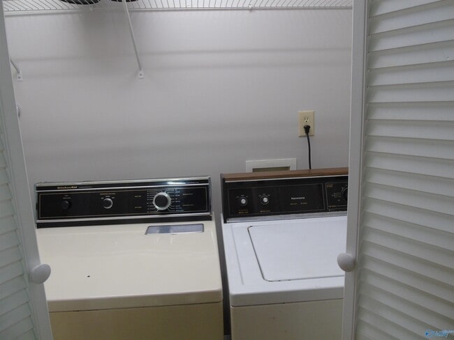 Building Photo - 1503 Rison Ave NE