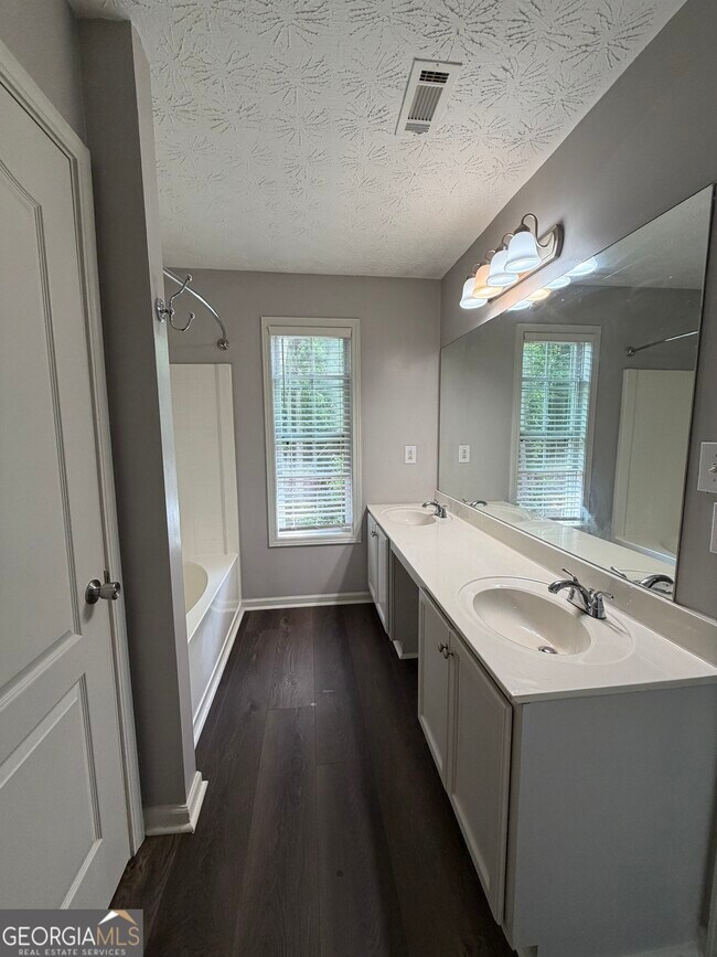 Building Photo - 6671 Evans Trce