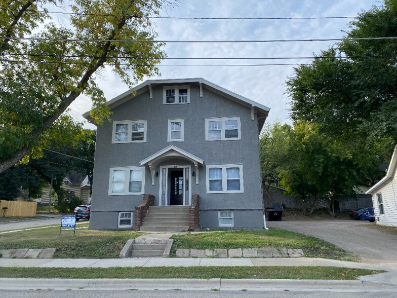Primary Photo - 264 College St SE