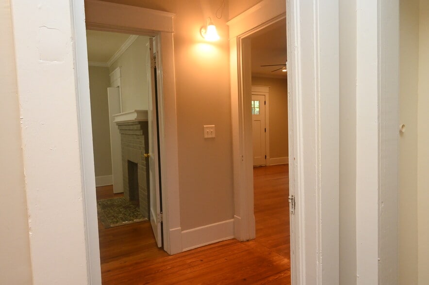 Building Photo - 309 Dargan Pl SW