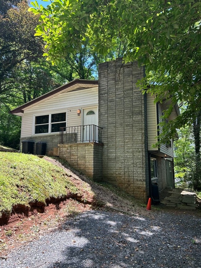 Building Photo - 62 Cullowhee Heights Rd