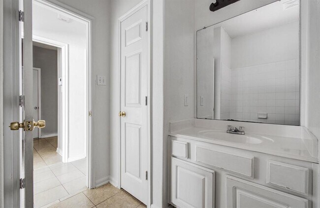 Building Photo - 7547 Oakwood Canyon Dr