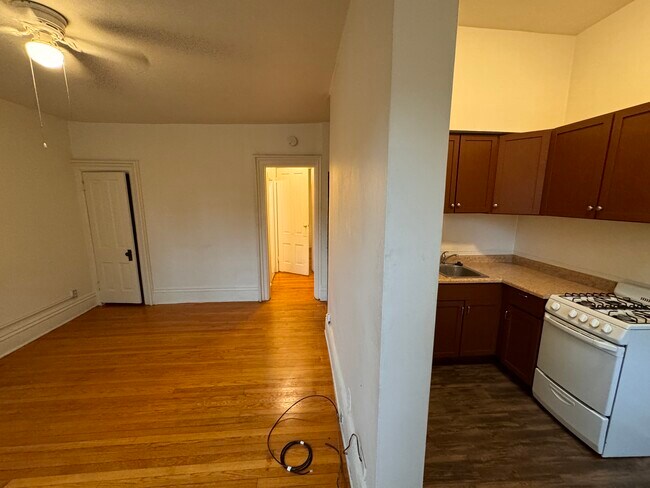 Building Photo - 29 Langdon St