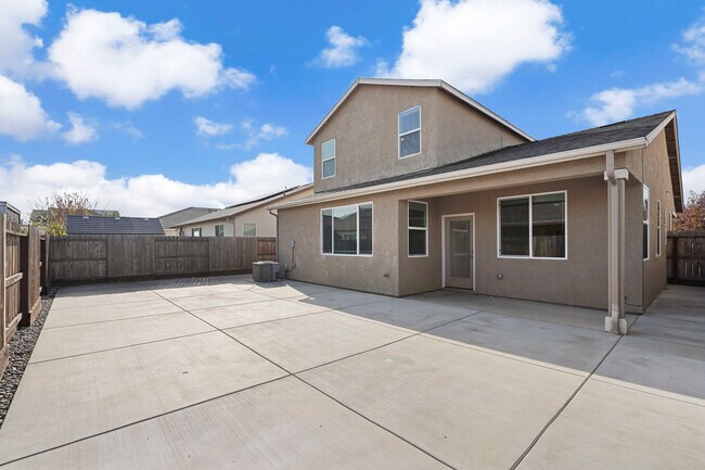 Building Photo - 3012 Salonie Ct