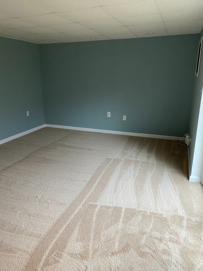 Building Photo - Townhome in Millersville