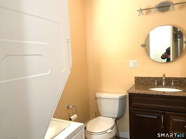 Building Photo - 31 Locust Cir