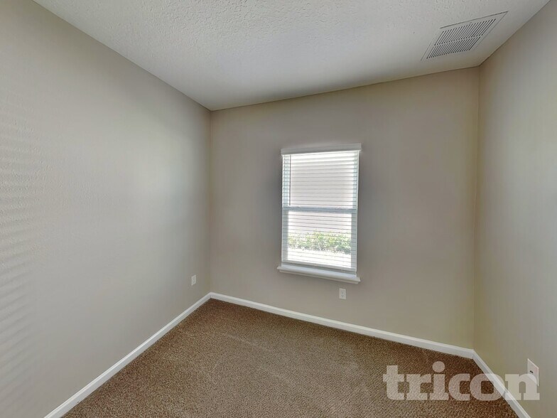 Building Photo - 154 Bloomfield Wy