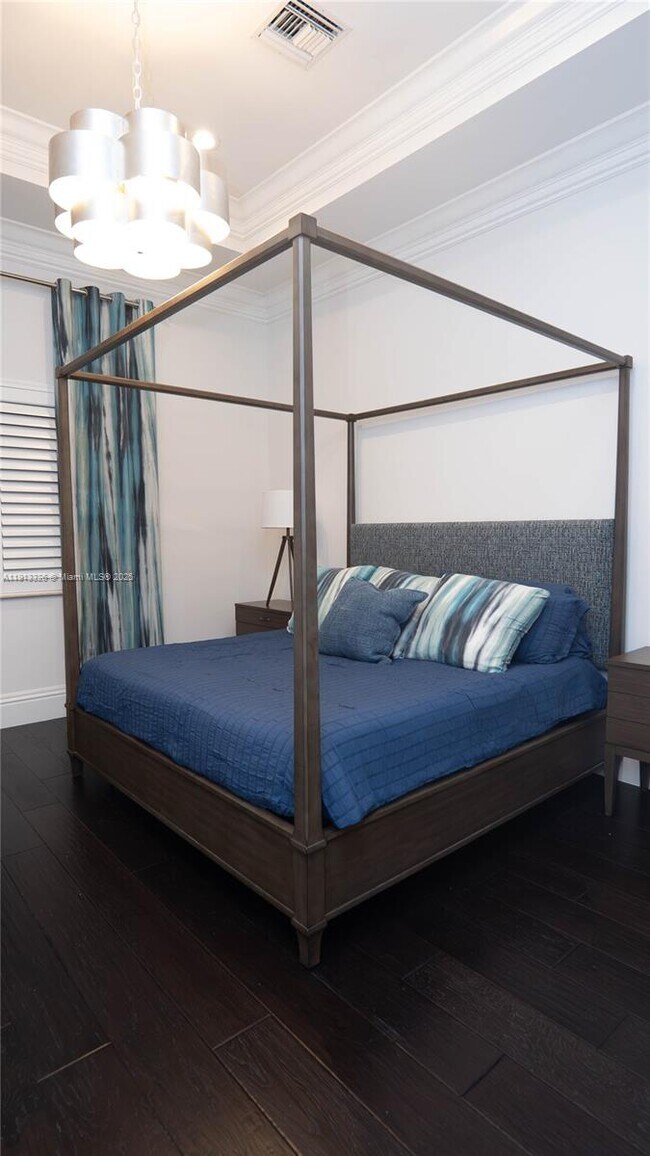 Building Photo - 959 Eve St