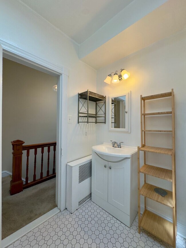 Building Photo - Charming 2Bed/1Bath Townhome in Highlandtown, Baltimore, MD!