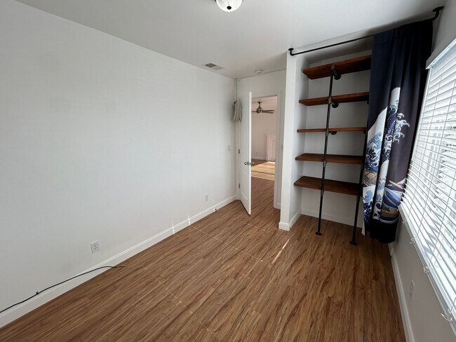 Building Photo - 3 Bed 2 Bath with Great Views in San Leand...