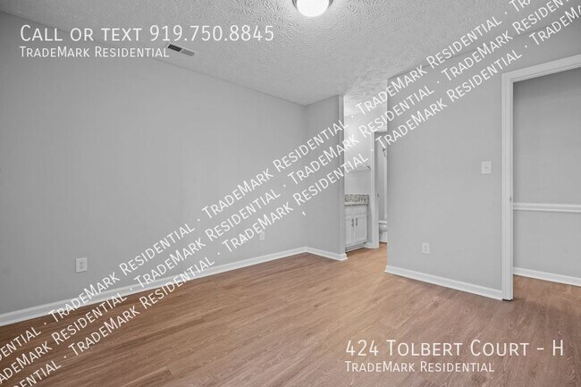 Building Photo - 424 Tolbert Ct