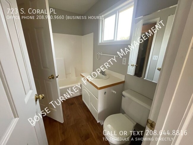 Building Photo - 723 S Coral Pl