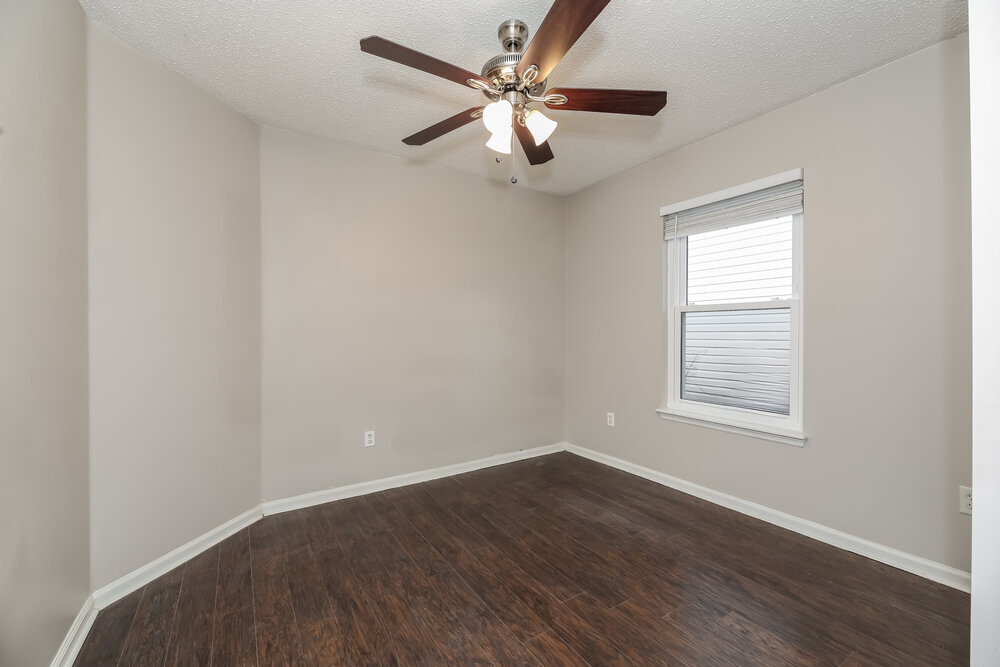 Building Photo - 14444 Woodfield Cir N