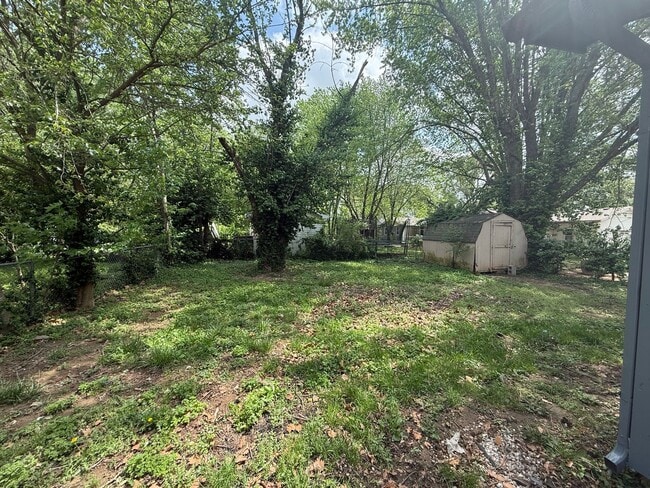 Building Photo - AVAILABLE NOW! 3 bed 1 bath with 1 car attached garage