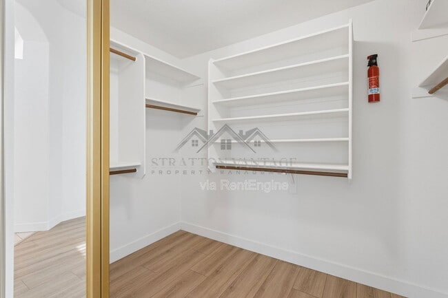 Building Photo - 9841 W Tonopah Dr