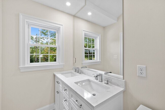 Building Photo - Renovated Ranch in North Wlmington